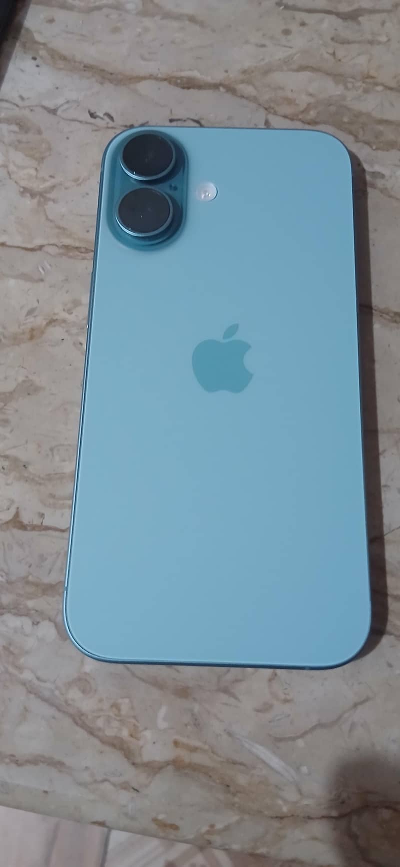 Apple iPhone 16 0
