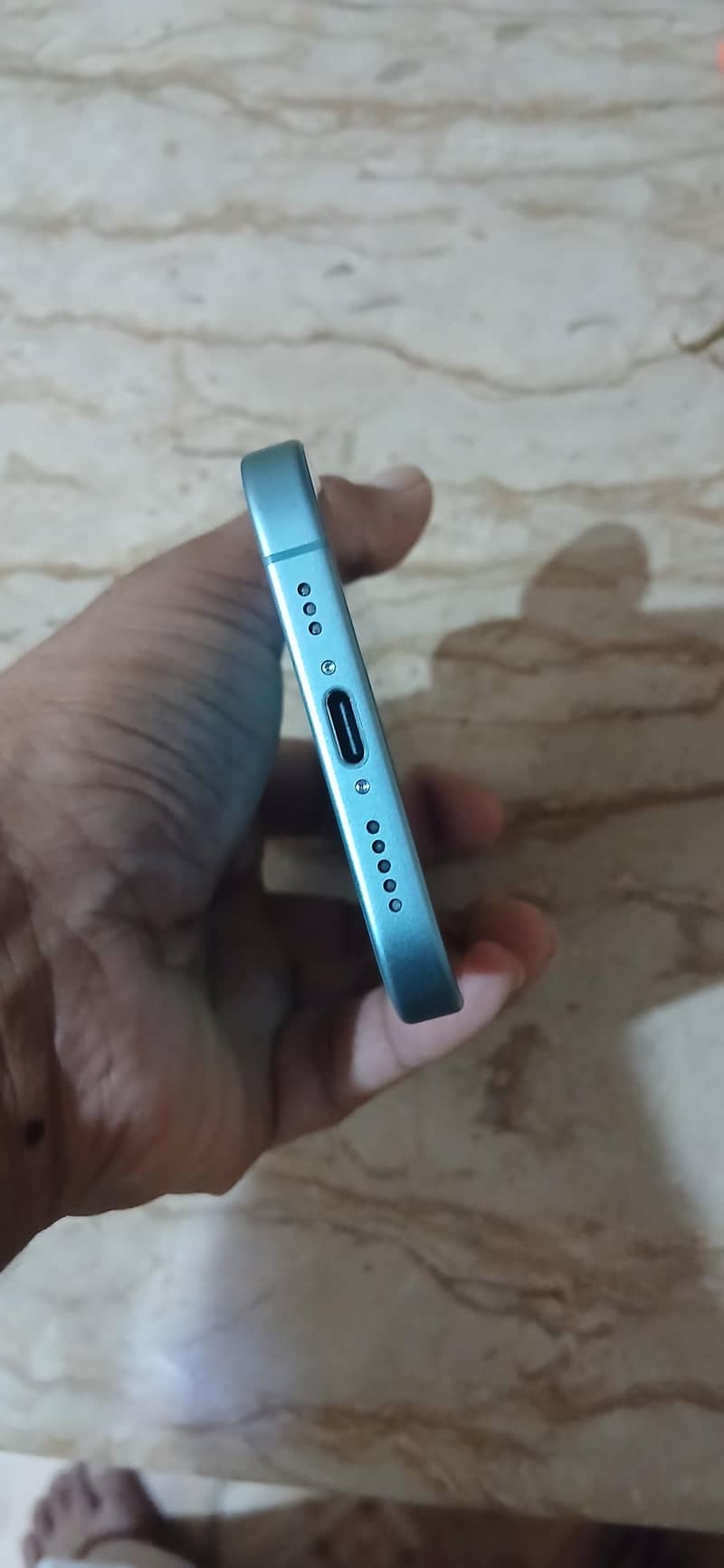 Apple iPhone 16 1