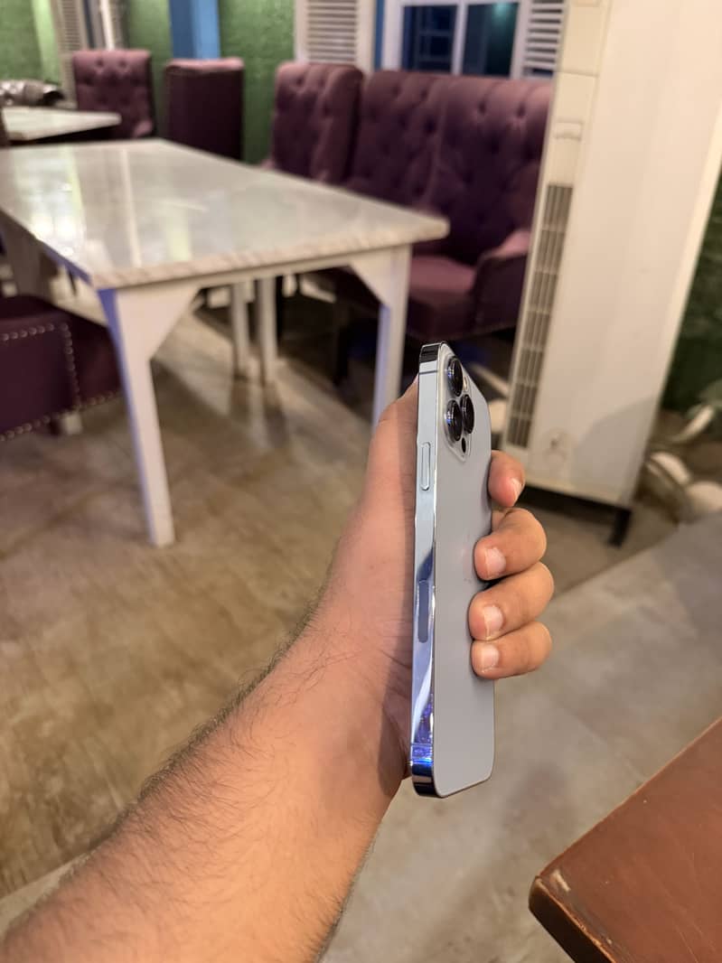 Apple iPhone 13 Pro Max 5