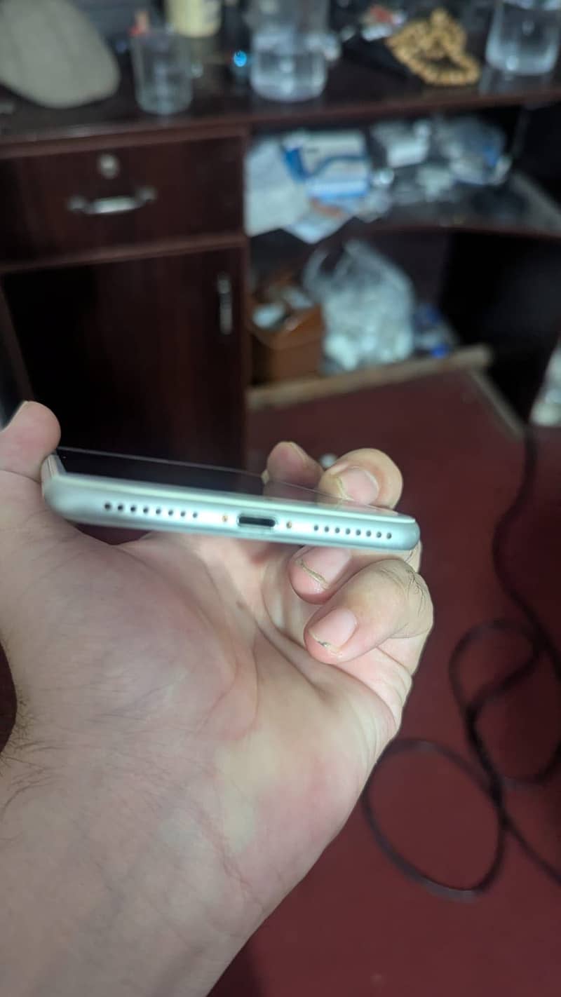 Apple iPhone 8 Plus 1
