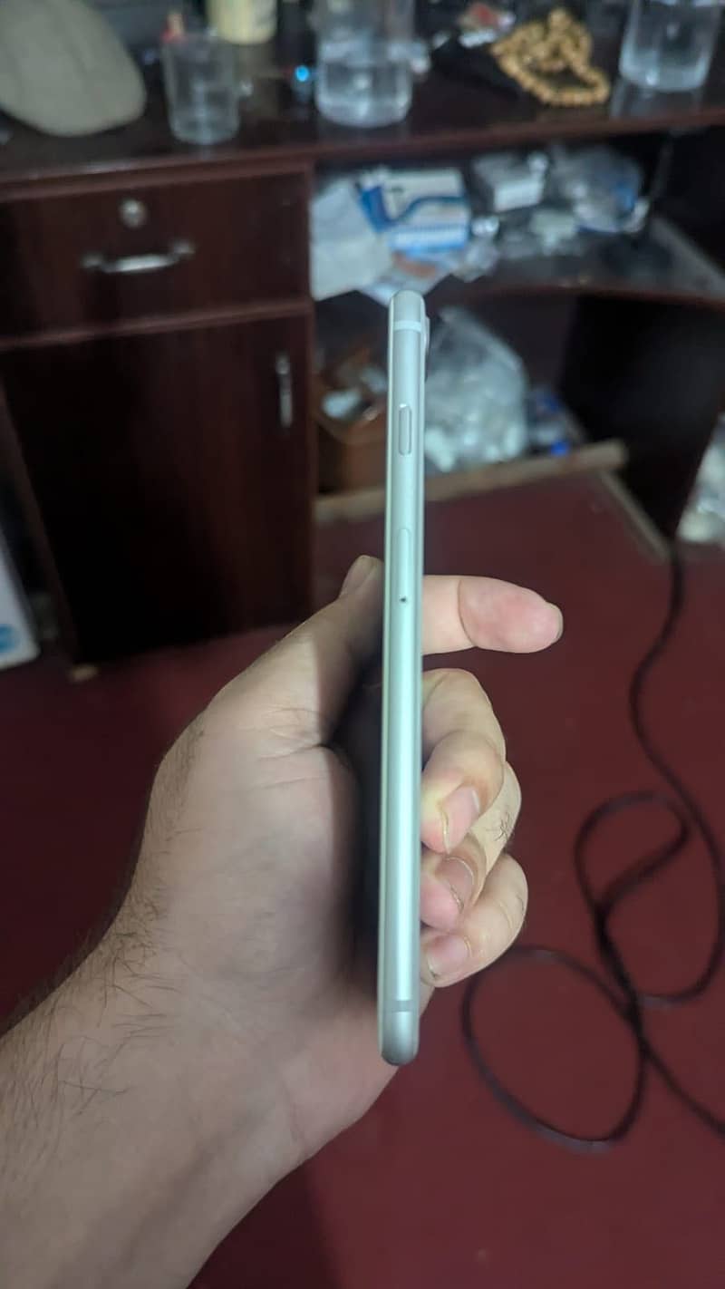 Apple iPhone 8 Plus 2