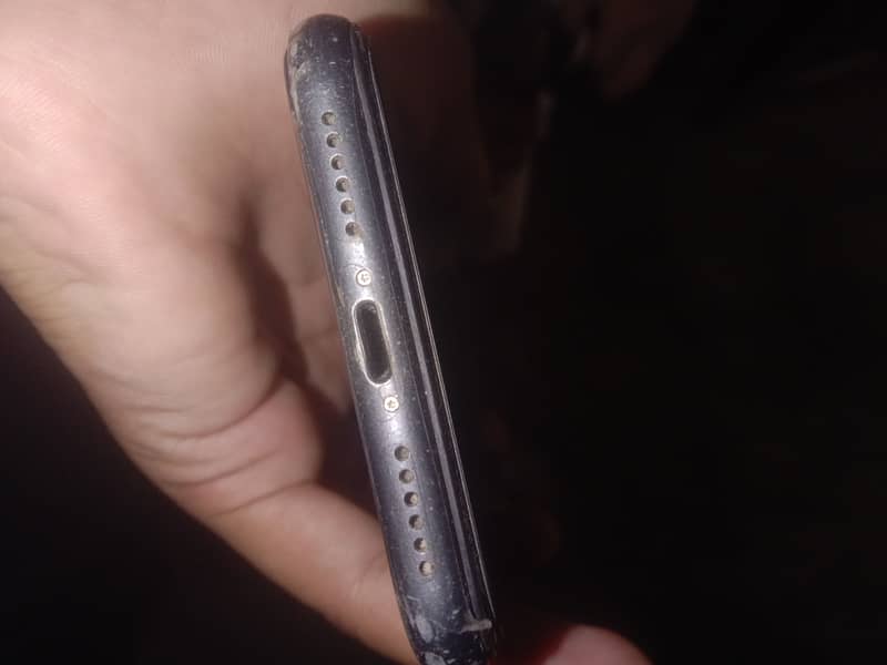 Apple iPhone 11 5
