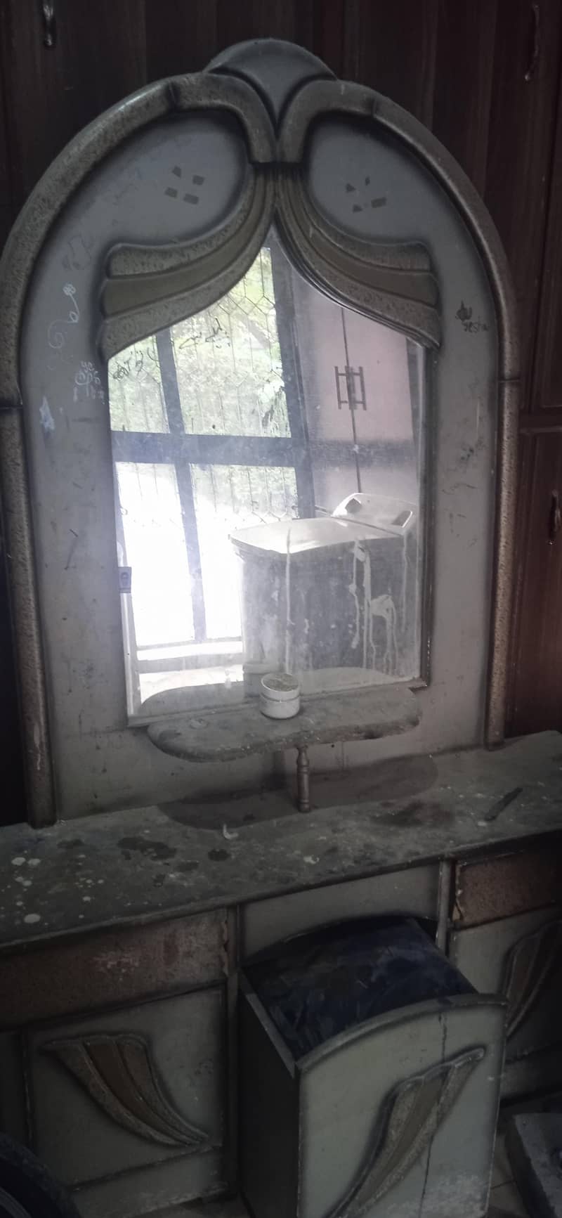 dressing table 2