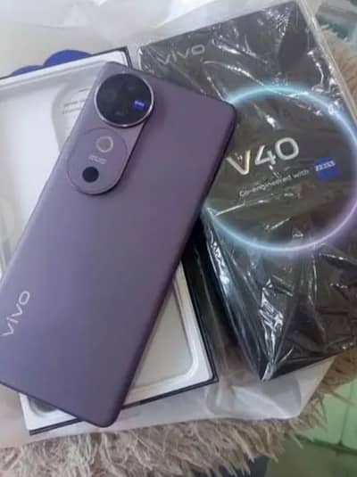 Vivo v40 8GB 256 GB
