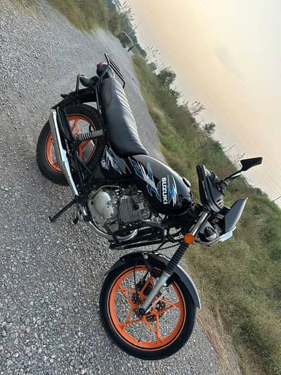 SUZUKI GS-150-SE MODEL 2017
