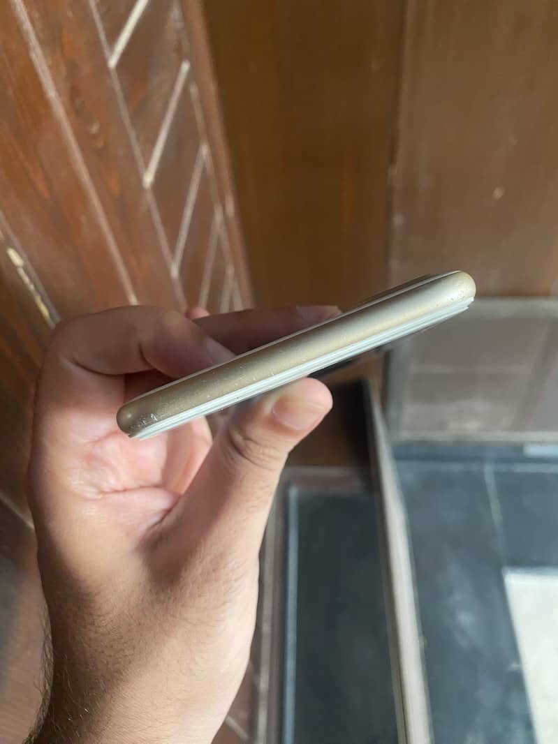 Apple iPhone 7 Plus 2
