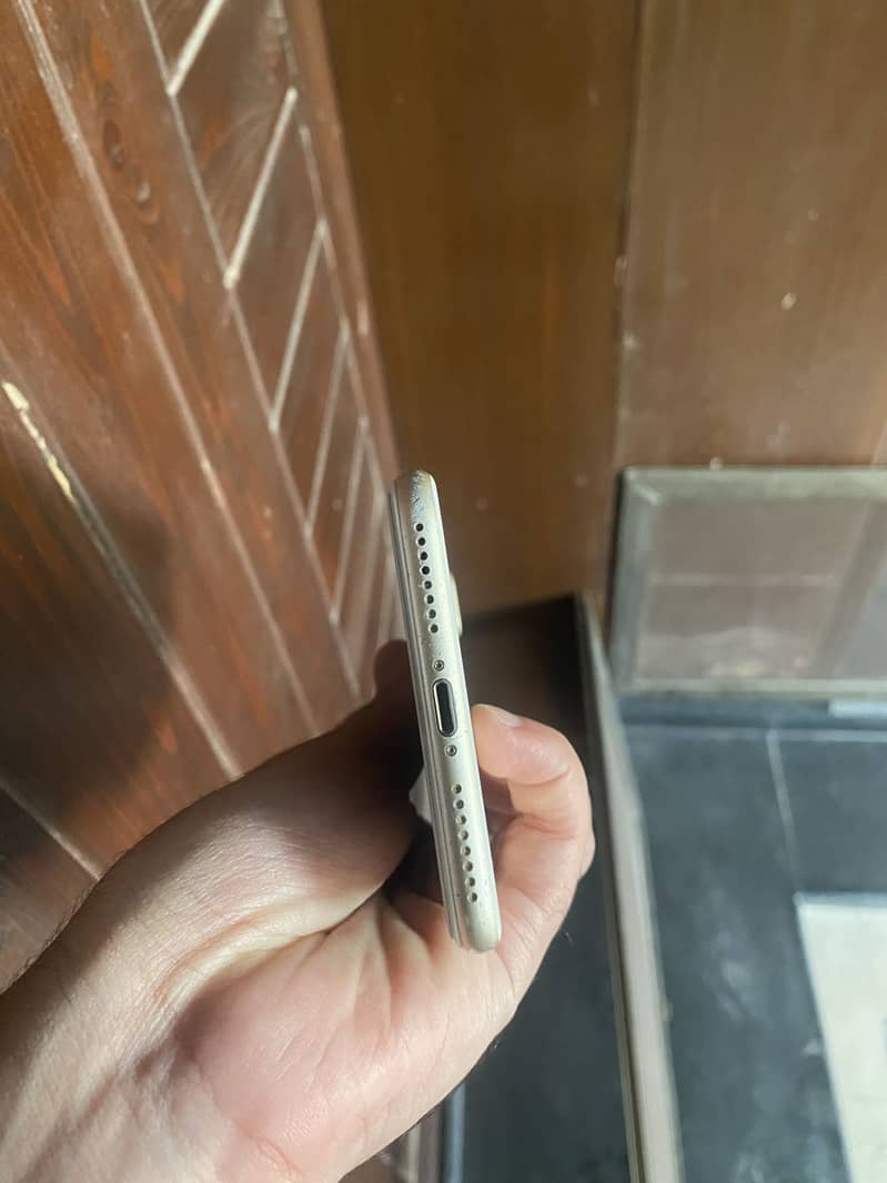 Apple iPhone 7 Plus 3