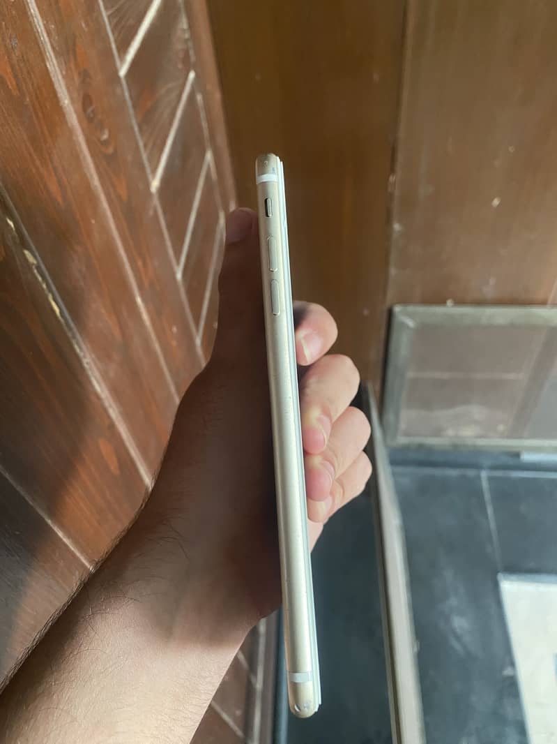 Apple iPhone 7 Plus 5