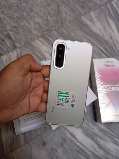 Infinix hot 70