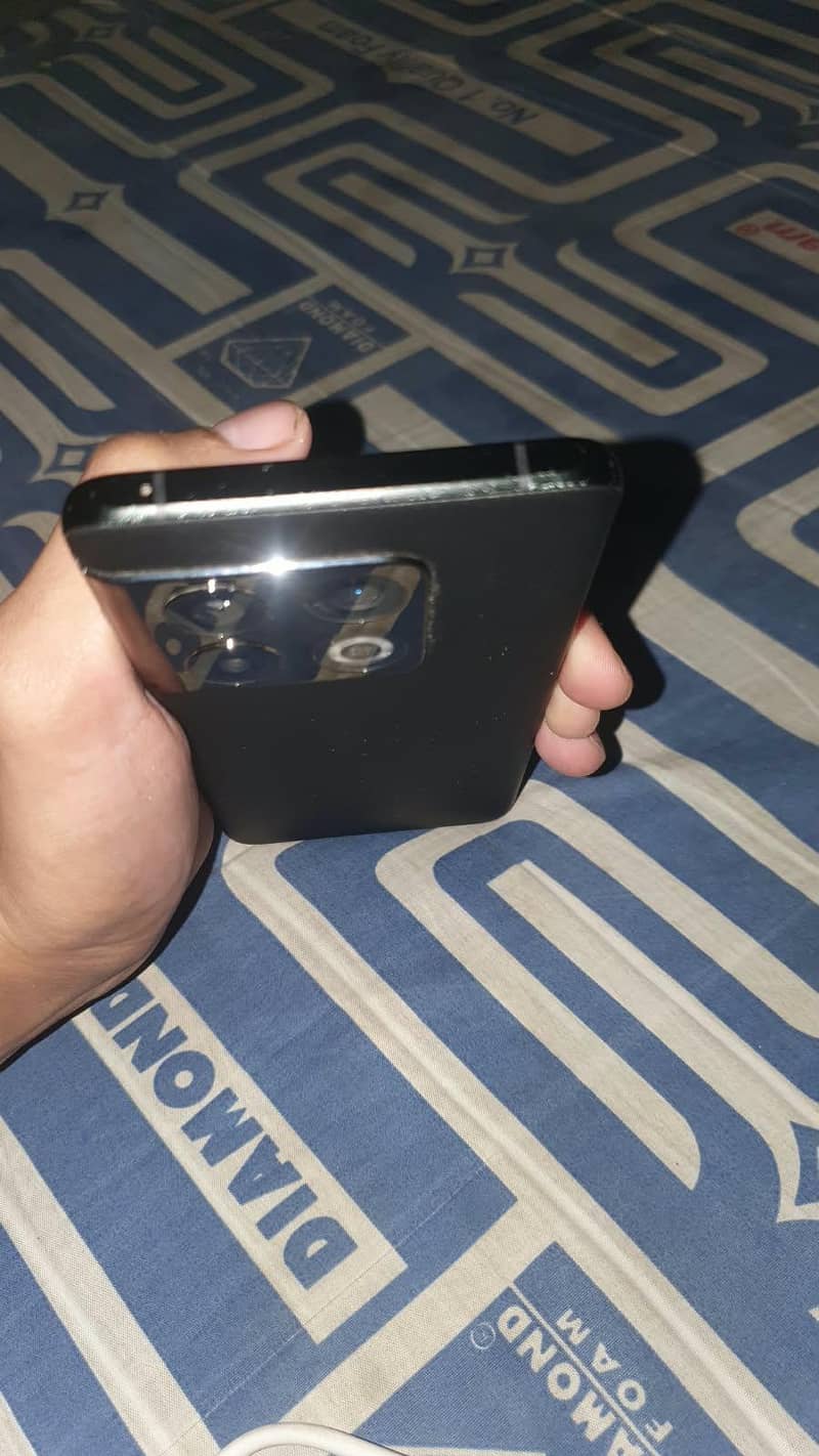 One Plus 10 Pro 4