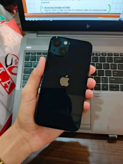 Apple iPhone 13