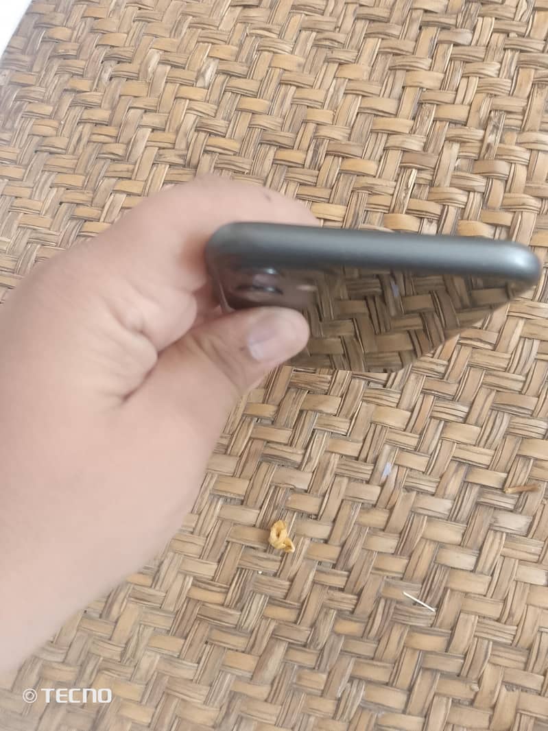 Apple iPhone 11 5