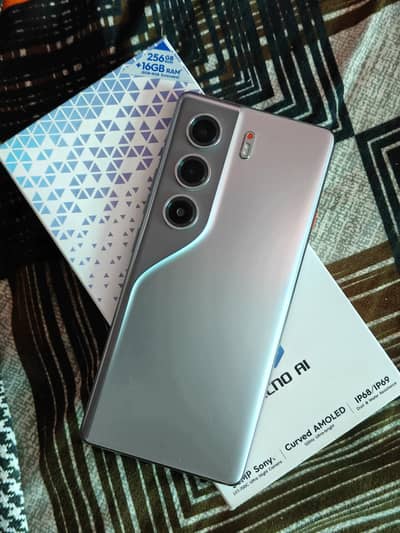 Tecno CAMON 40 Pro