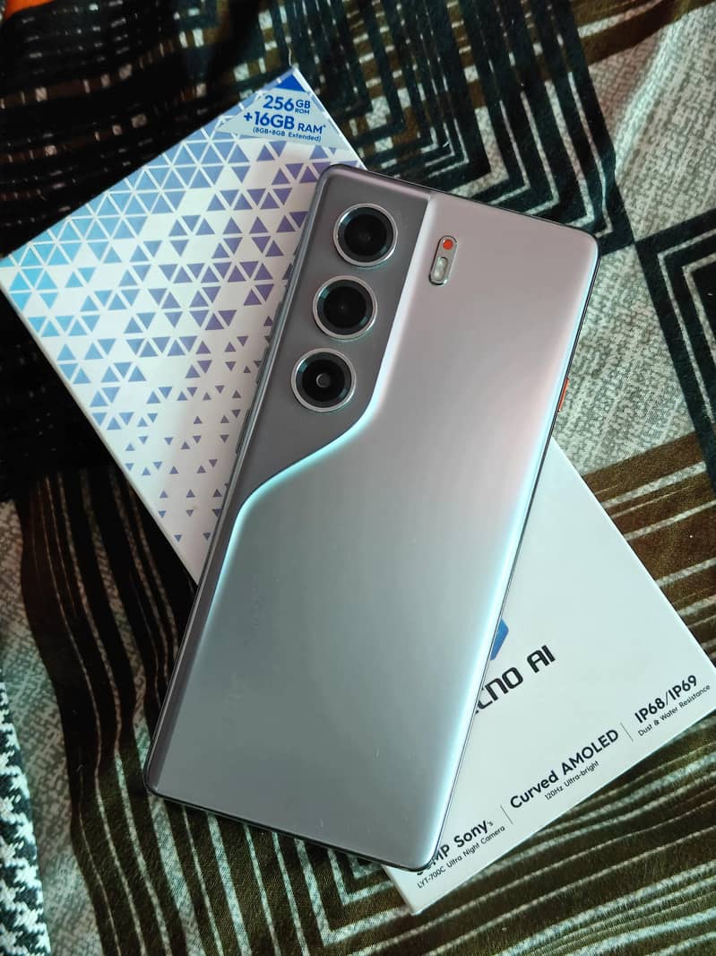 Tecno CAMON 40 Pro 0