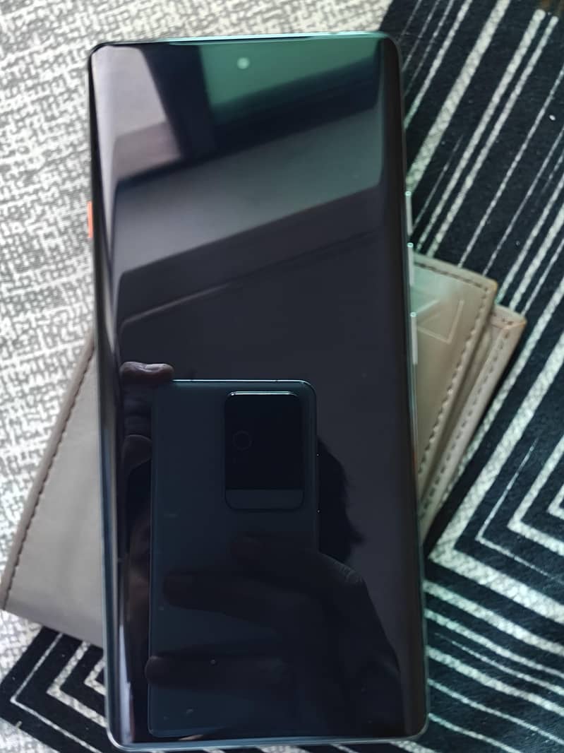 Tecno CAMON 40 Pro 6