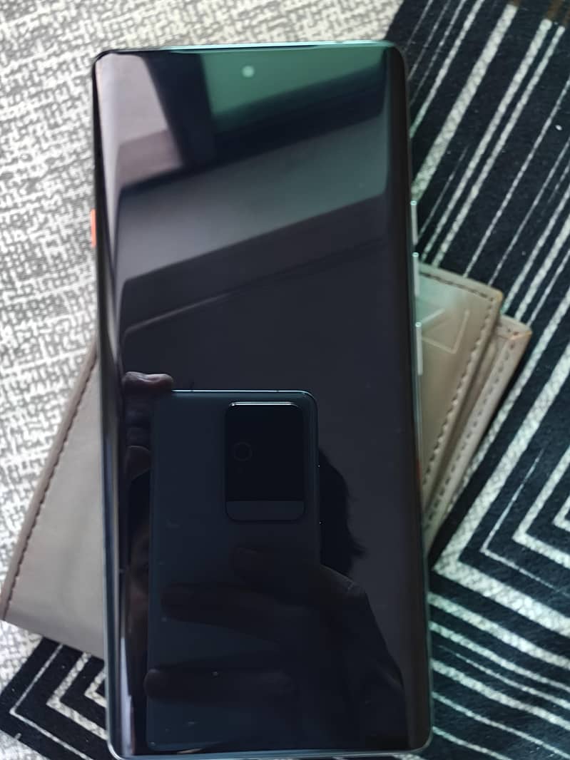 Tecno CAMON 40 Pro 7
