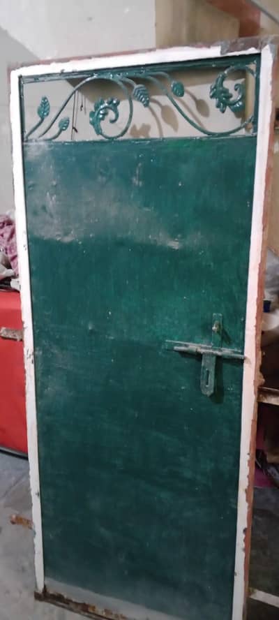 2 doors and 1 main  corridor  gate