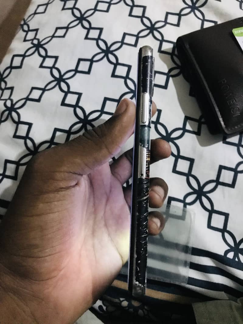 Apple iPhone X 3