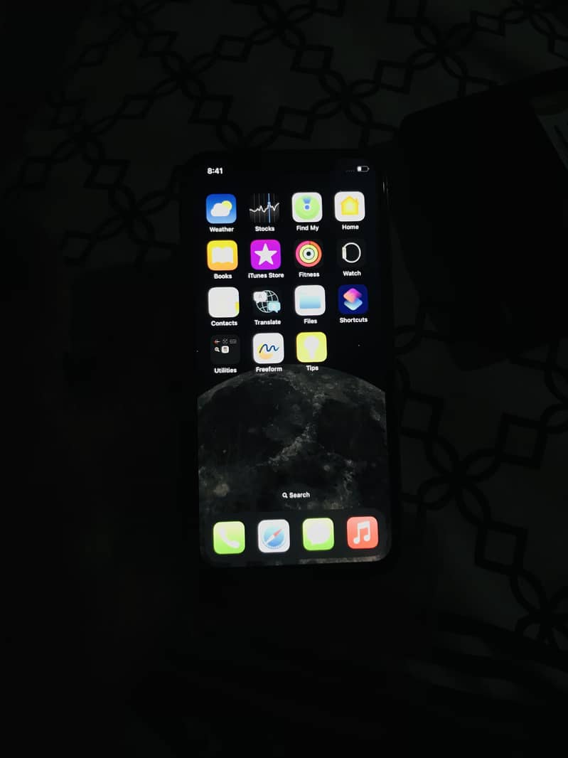 Apple iPhone X 4