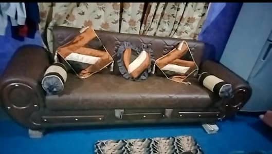 A Good condition and comfortable sofa. .