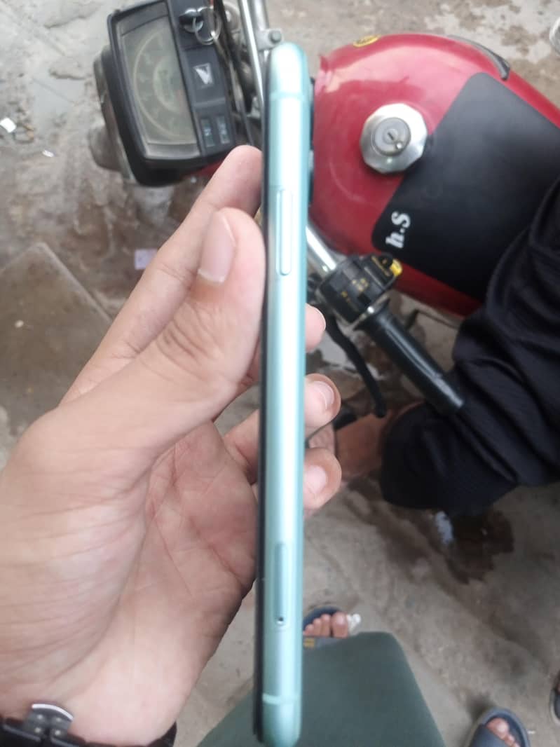 Apple iPhone 11 1