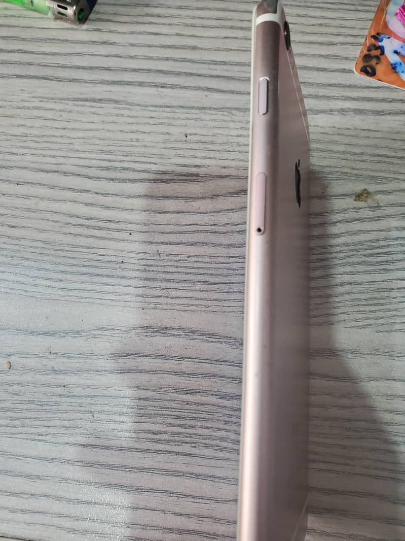 Apple iPhone 6 Plus 4