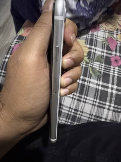 Apple iPhone SE