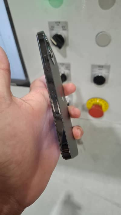 iPhone 12 pro 256gb true tone active