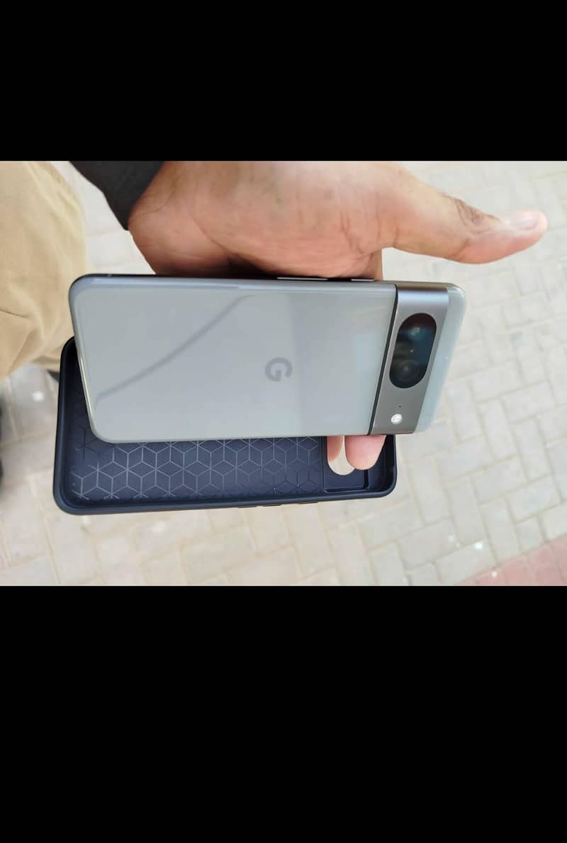 Google Pixel 8 4