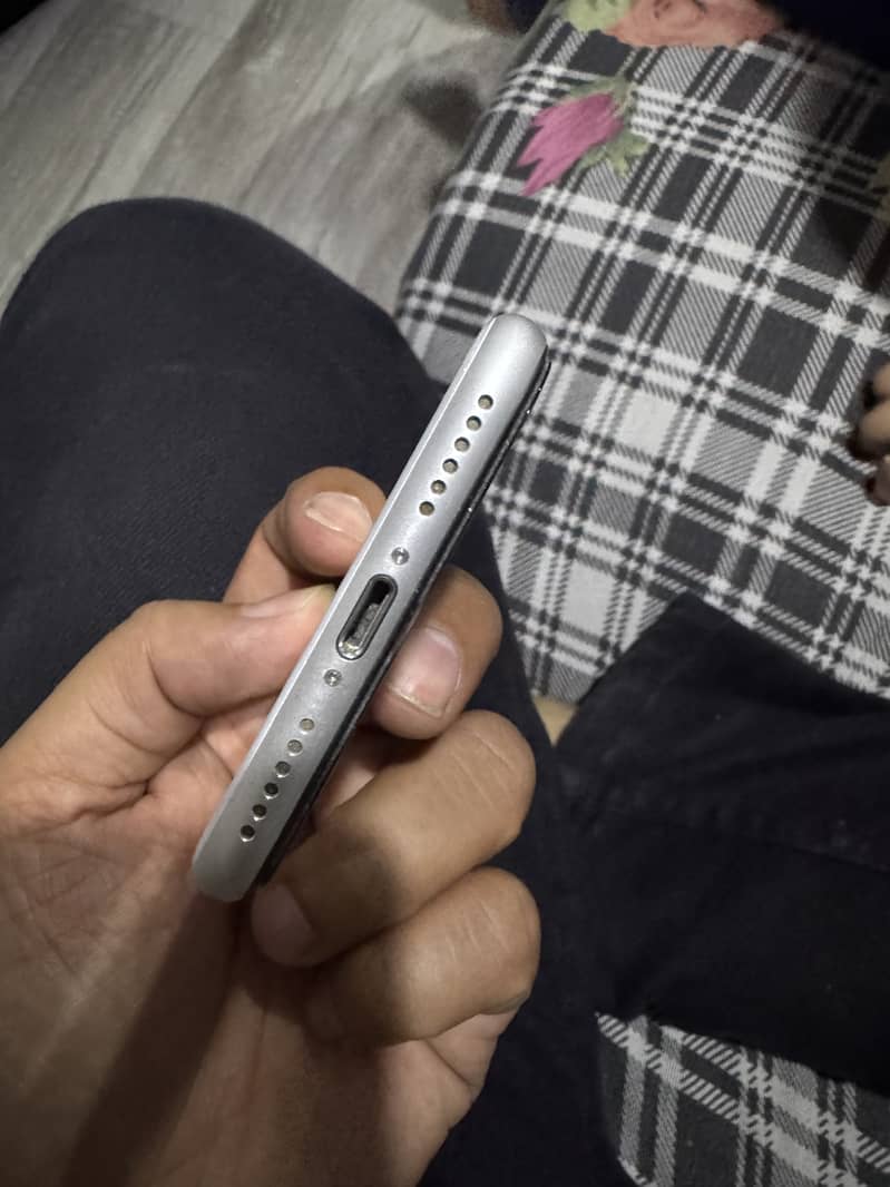 Apple iPhone SE 3