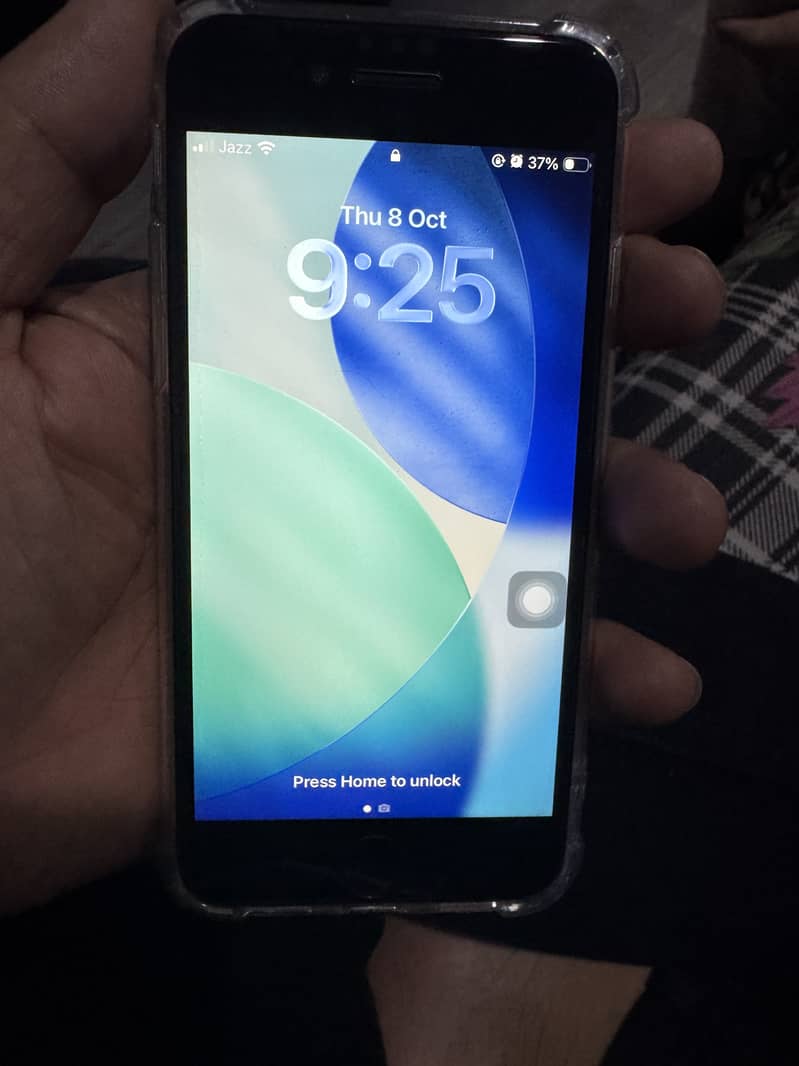 Apple iPhone SE 8