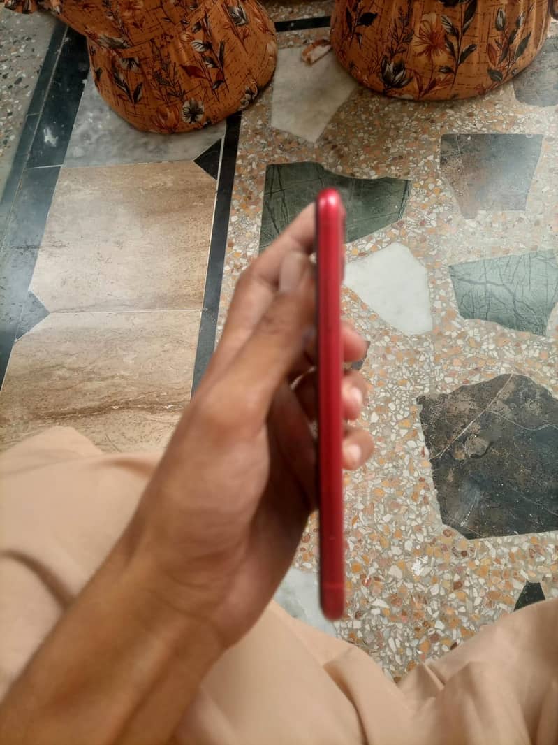 Apple iPhone 11 8