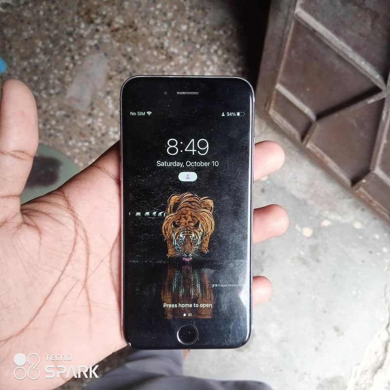 Apple iPhone 6S 1