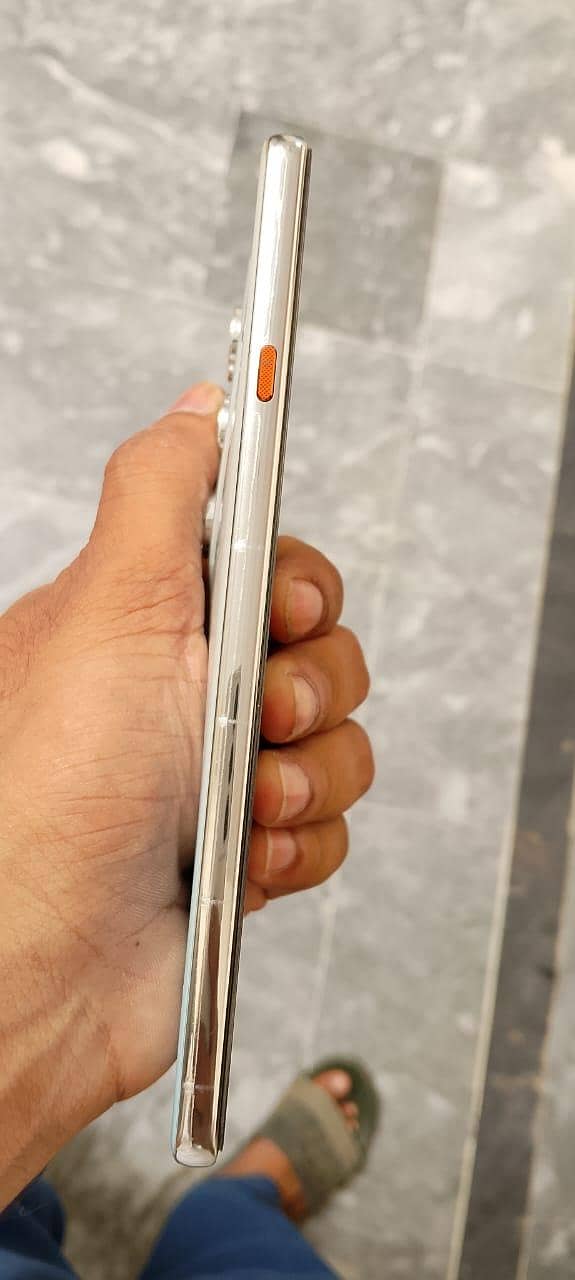 Tecno CAMON 40 1