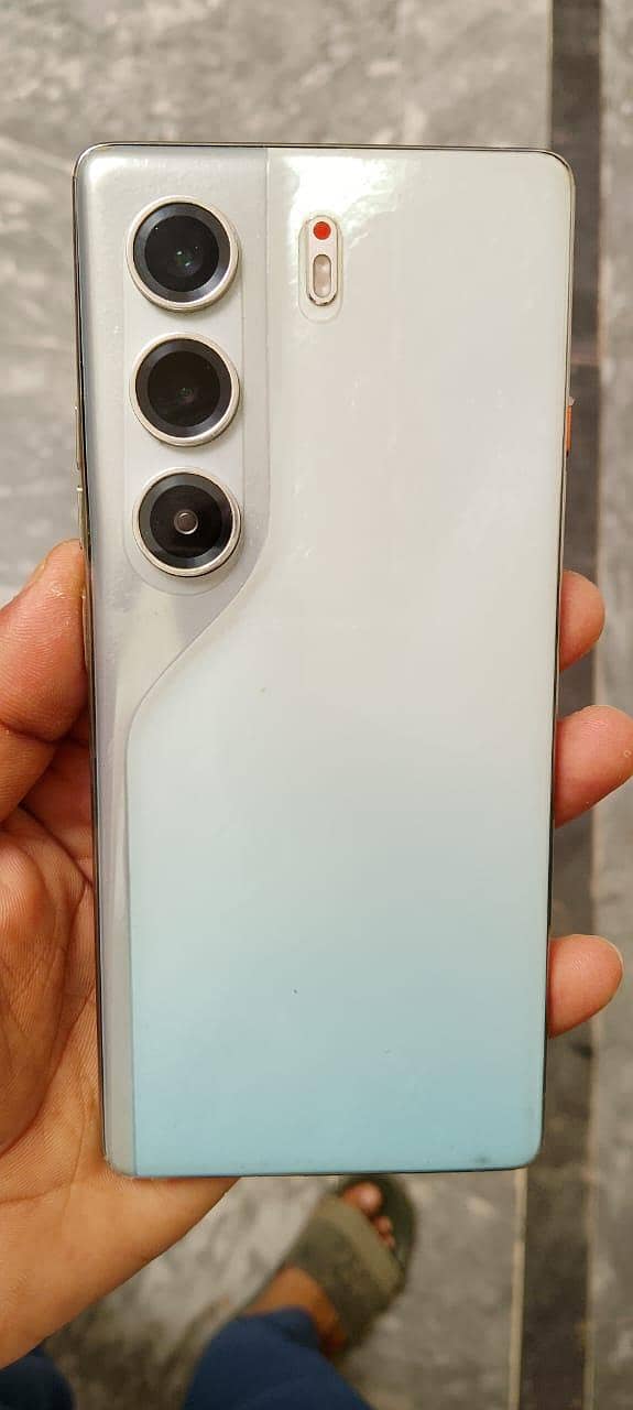 Tecno CAMON 40 5