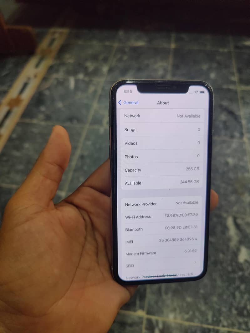 Apple iPhone X 3
