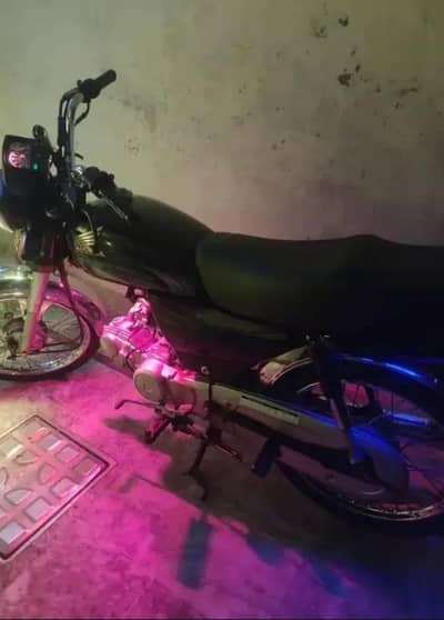 bht achi condition hai bike ki 23/24  hai