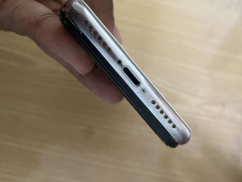 Apple iPhone X 3