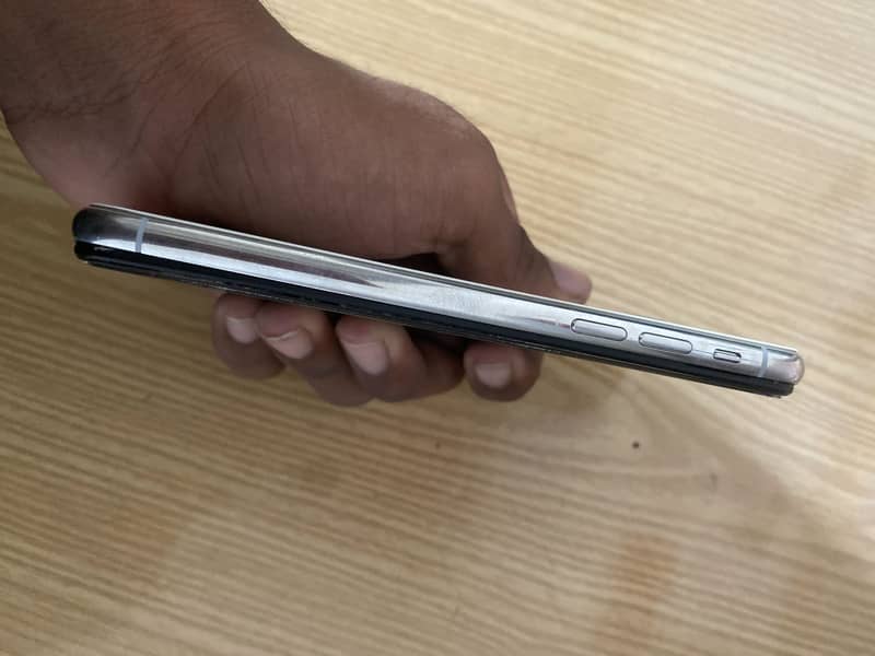 Apple iPhone X 6