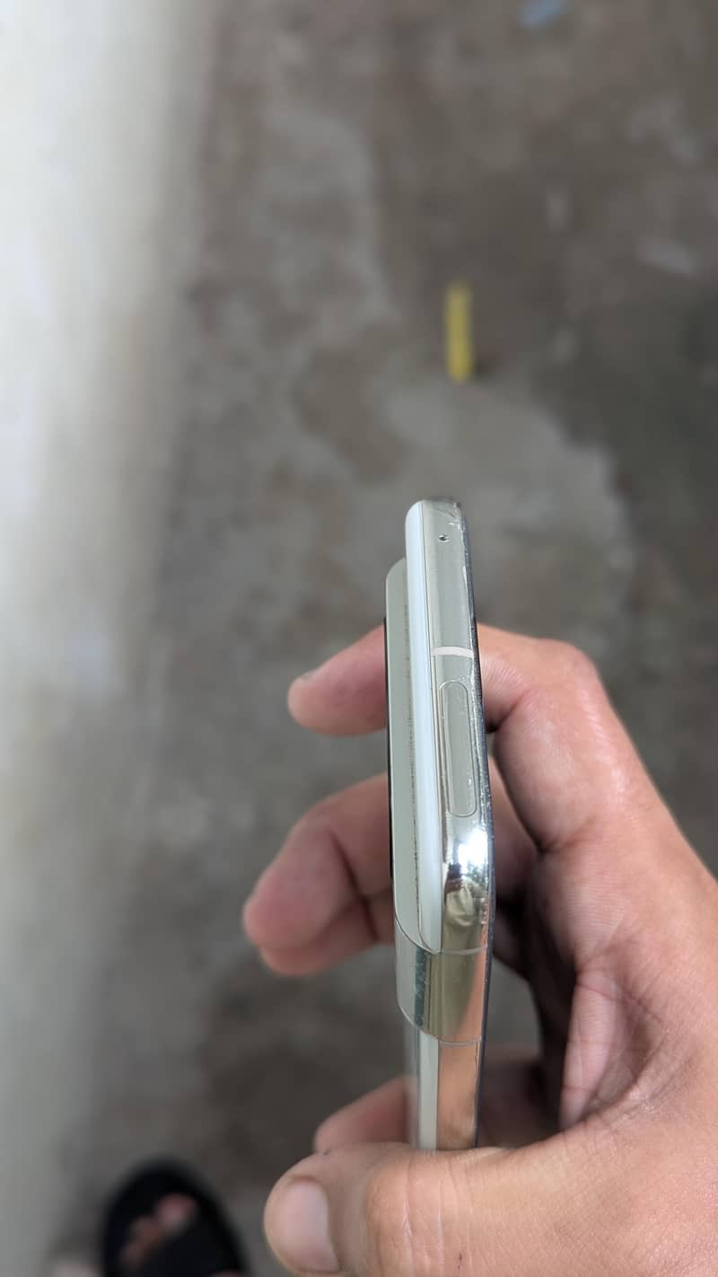 Google Pixel 8 Pro 3
