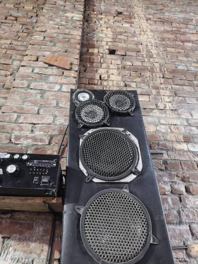 1 boofer 1spaker 2mide ampfier c5200