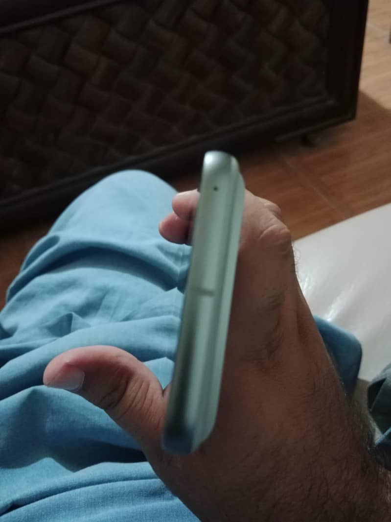 Google Pixel 8 2