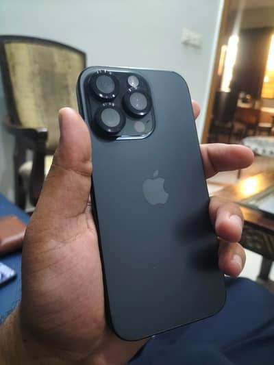 Apple iPhone 16 Pro jv