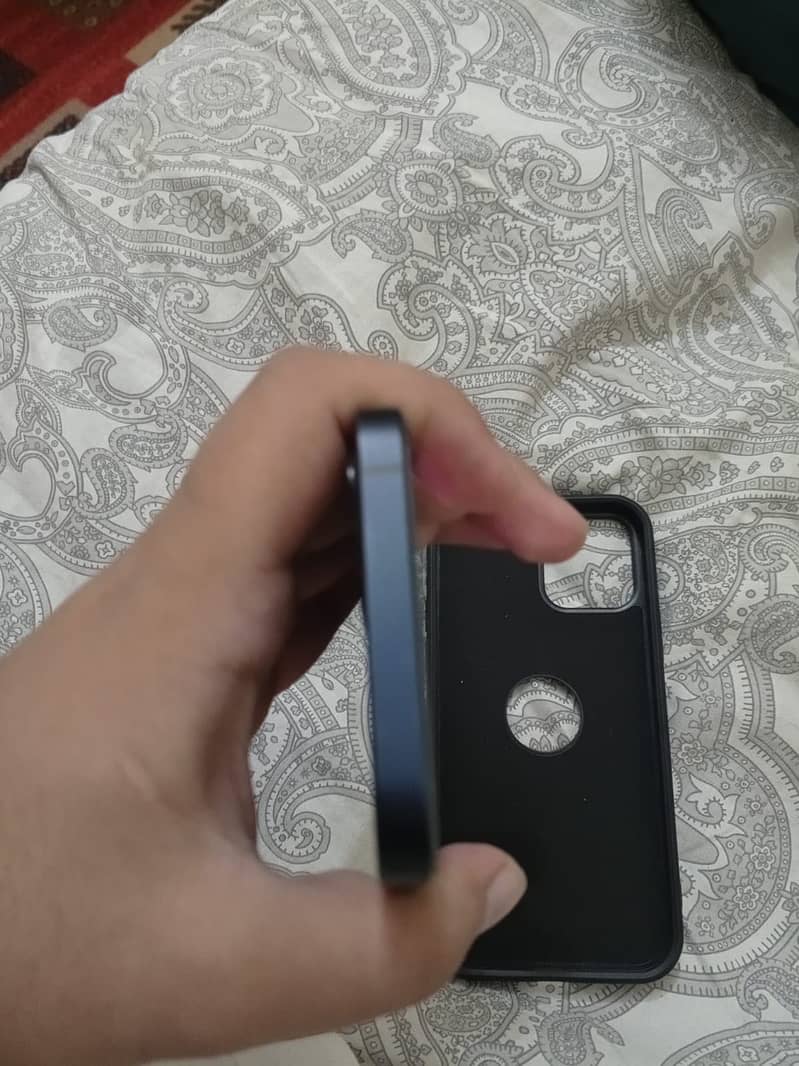 Apple iPhone 12 1