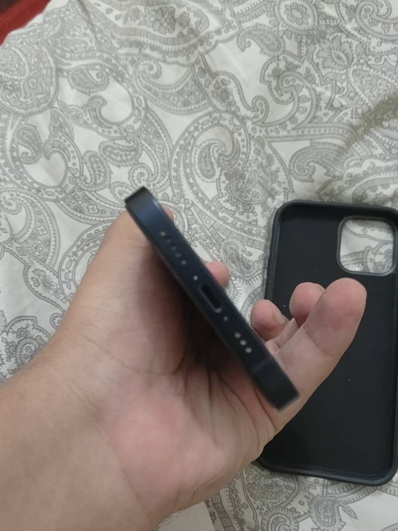 Apple iPhone 12 2