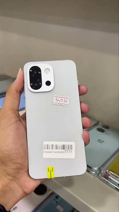 OnePlus 13t 1