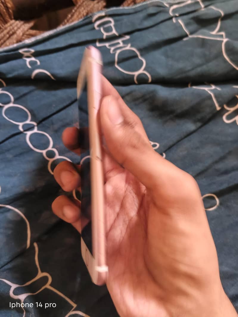 Apple iPhone 7 3
