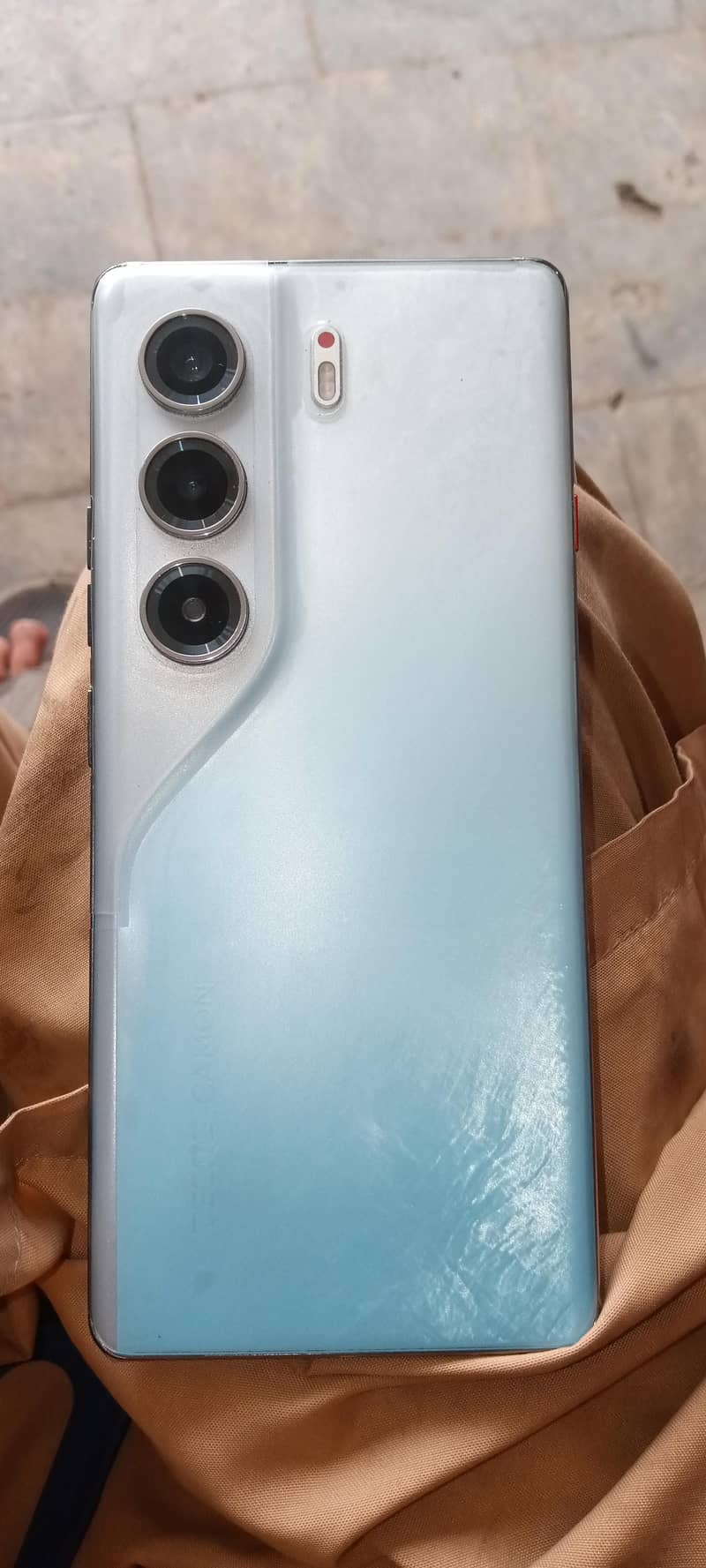 Tecno CAMON 40 Pro 0