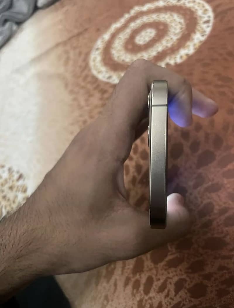 Apple iPhone 12 Pro 4