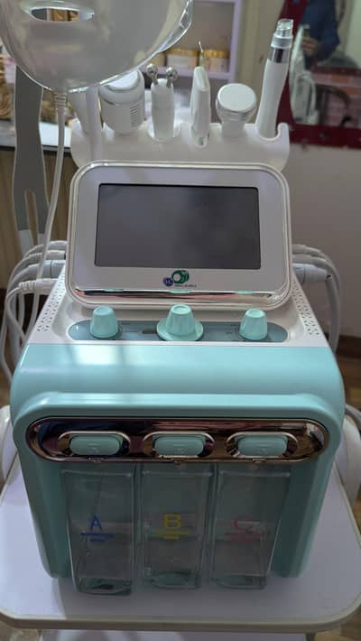 7-in-1 Hydra Facial Machine Complete Setup (with Bed & Trolley)